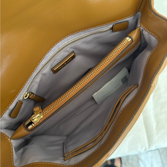 NWT, Tory Burch Women's Kira Diamond Quilt Convertible Shoulder Bag - Picture 11 of 14